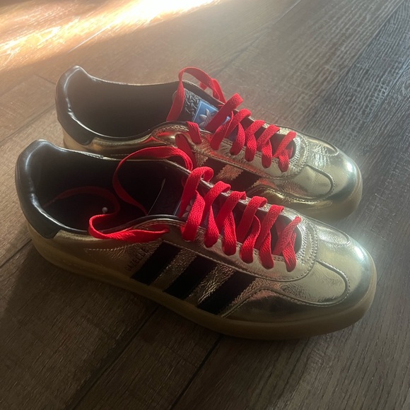 Gucci adidas men's 7 1/2 or women's 9 - Picture 3 of 3